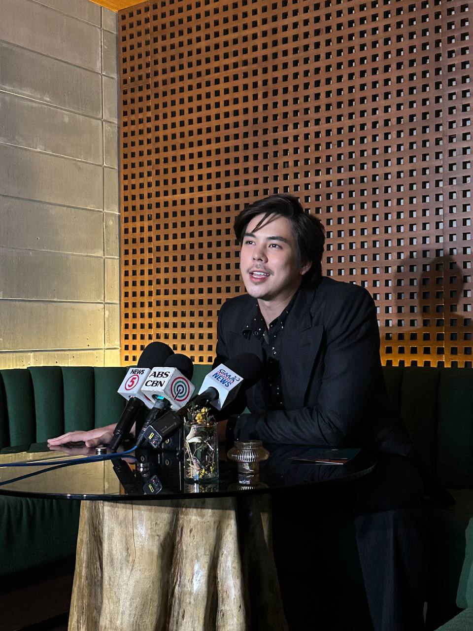 Thai actor Peach Pachara recommends “som tam” as an underrated yet flavorful local dish in Thailand