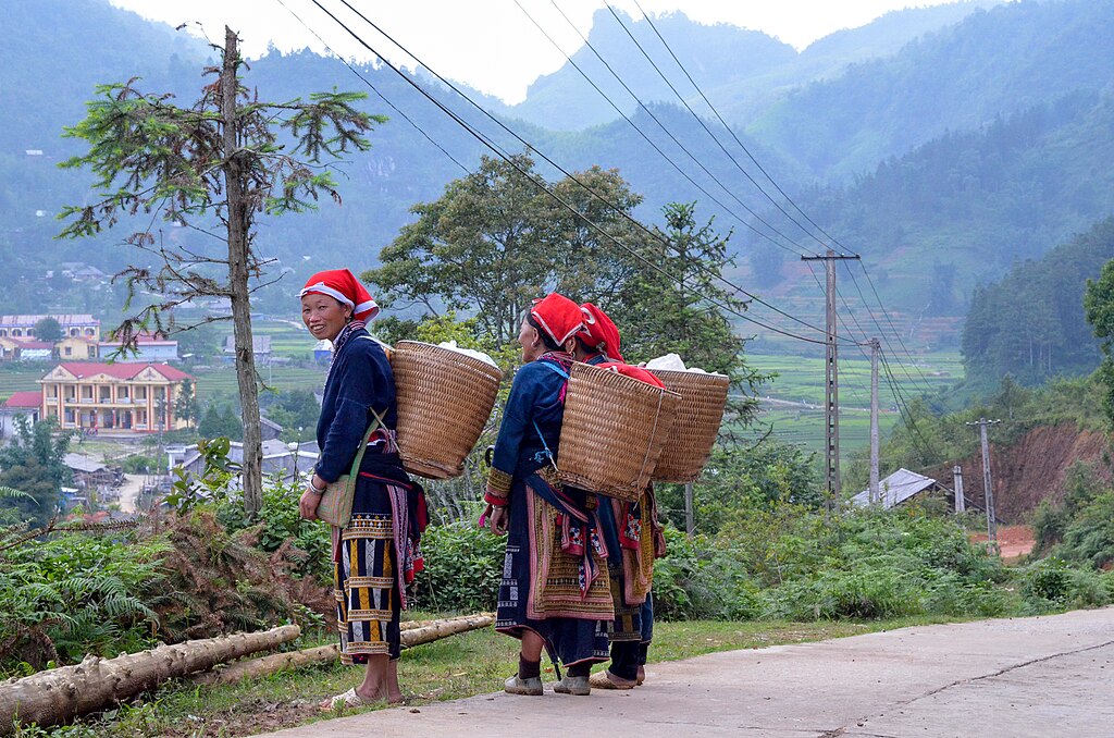 Red Dao women