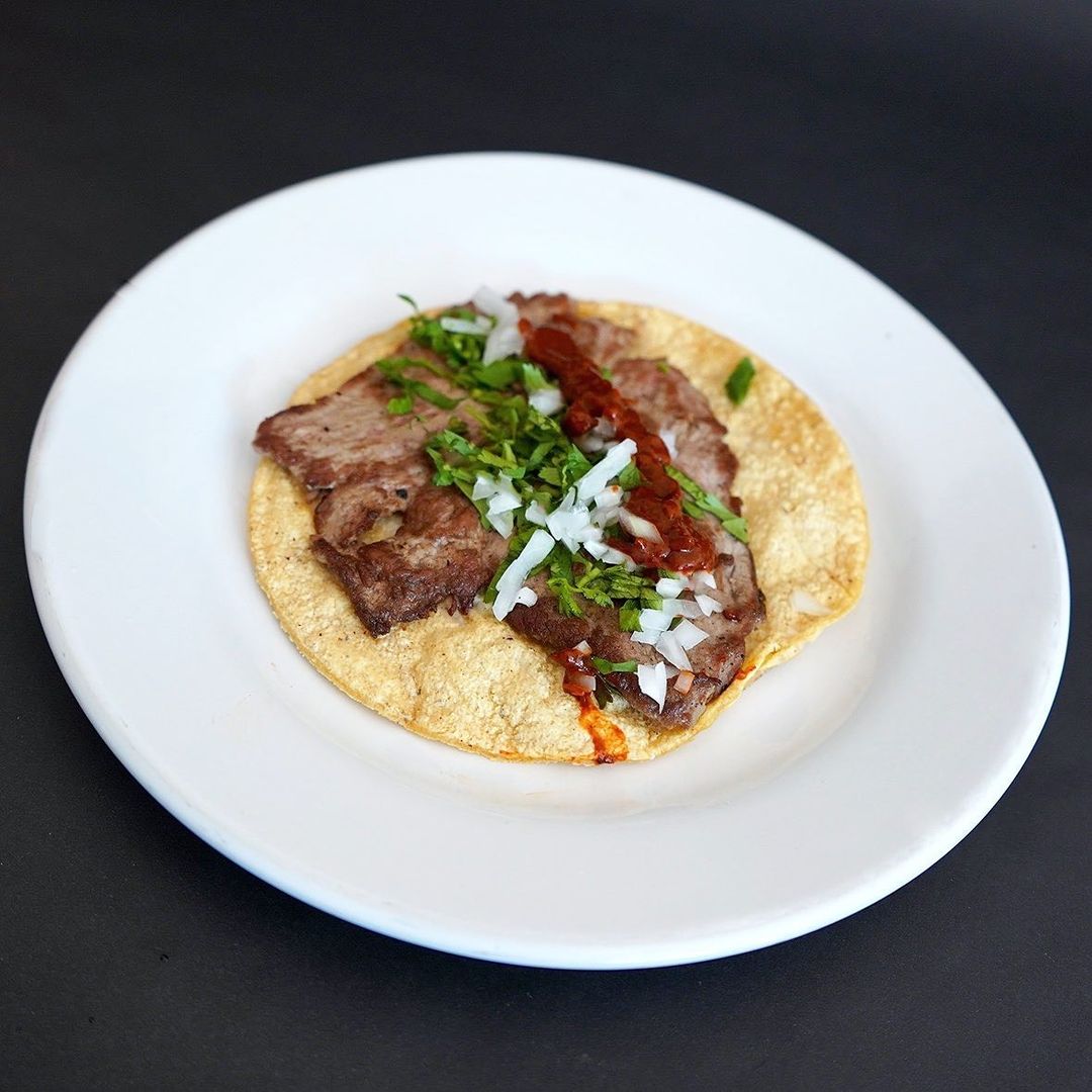 Gaoneras (steak taco)