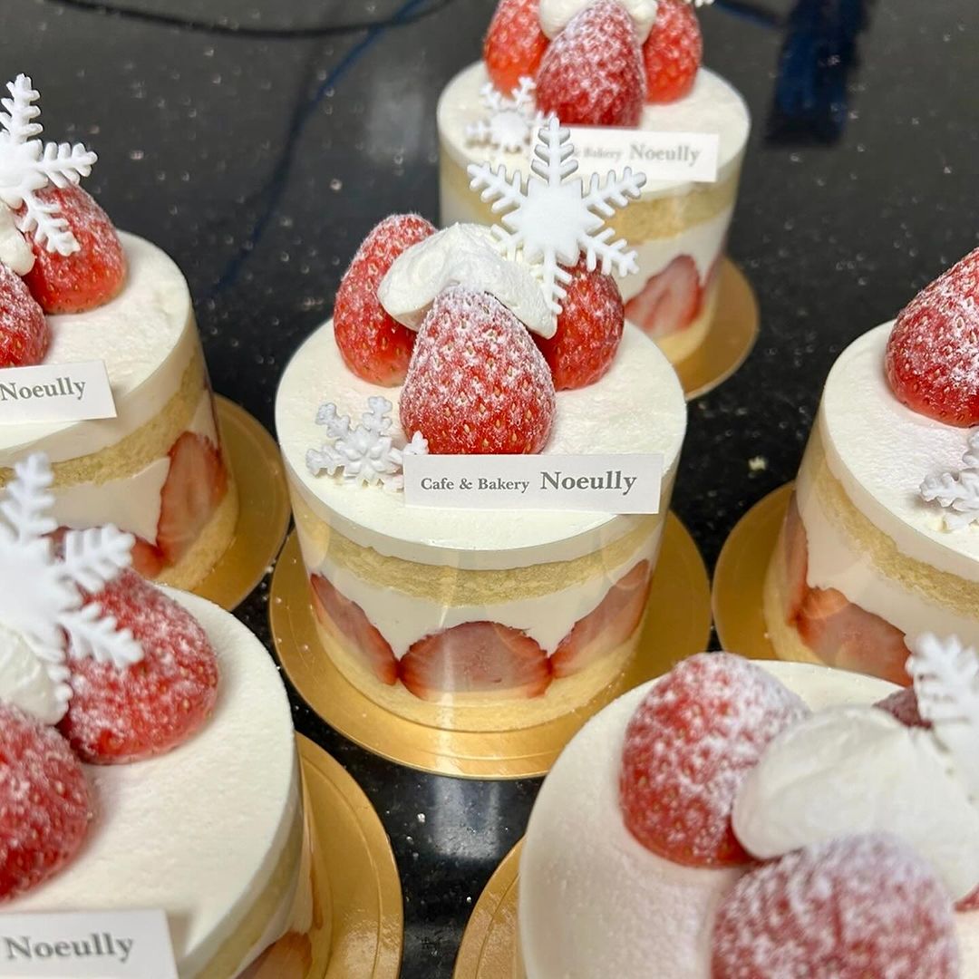 Hallabong drinks and desserts from the café