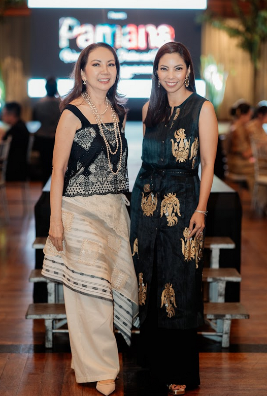 L-R : Kathy Babst, Susie Quiros, Kathy Anover; Patis Tesoro and Mita Rufino; Anna Sobrepeña and Marimel Francisco