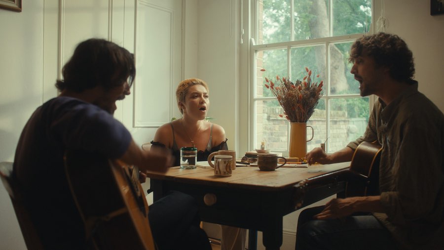 Florence Pugh singing with the band Flyte