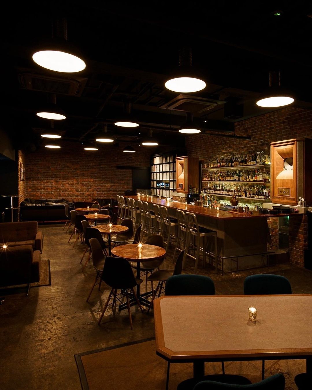 inside music bar cave shibuya