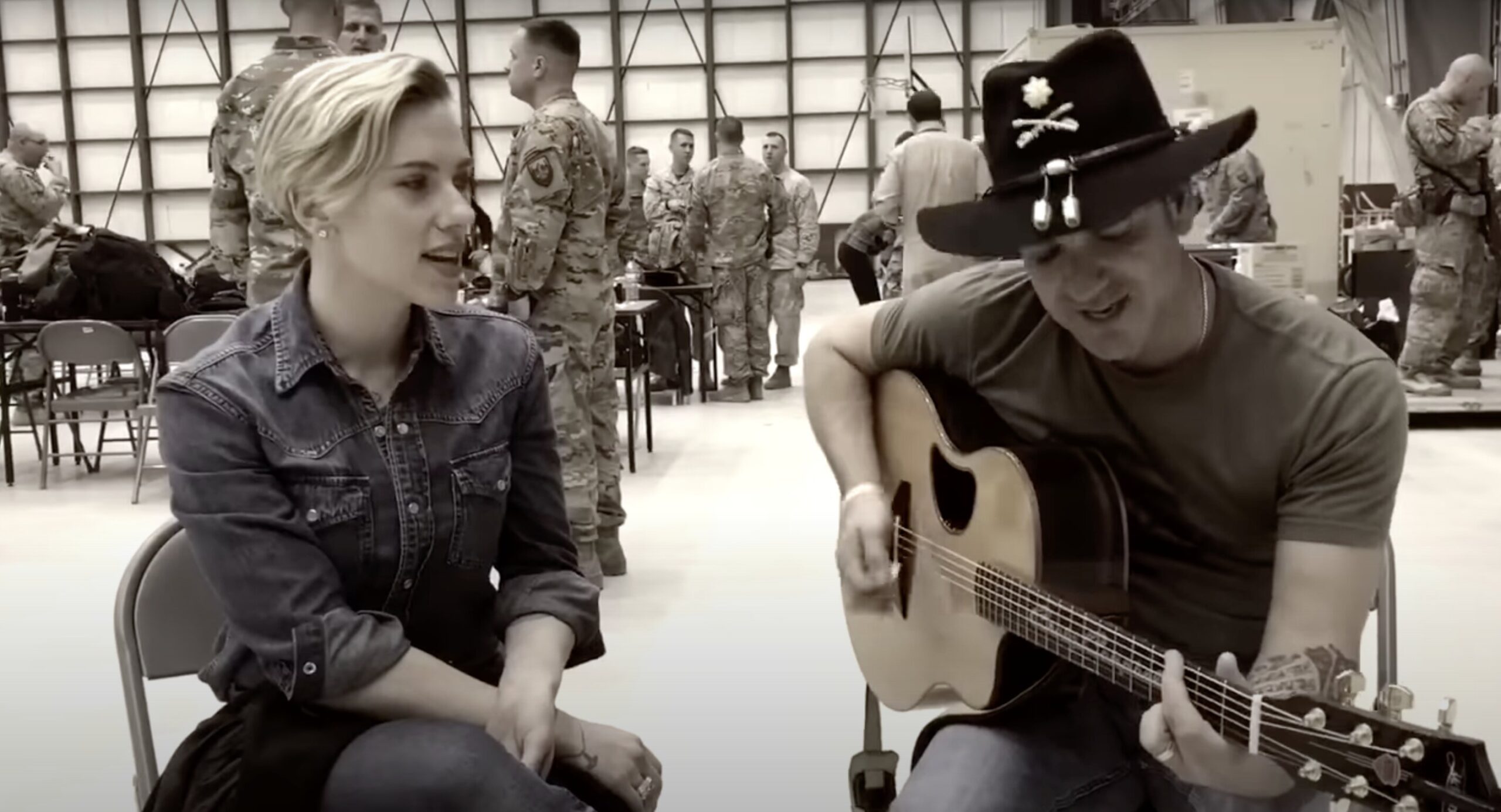 Scarlett Johansson singing with Craig Campbell