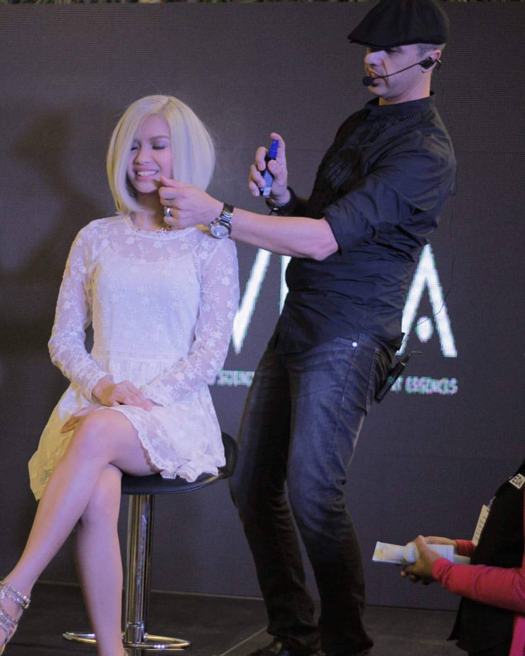 LEFT: Fendi-Dudi. RIGHT: Colored hair by Fendi-Dudi