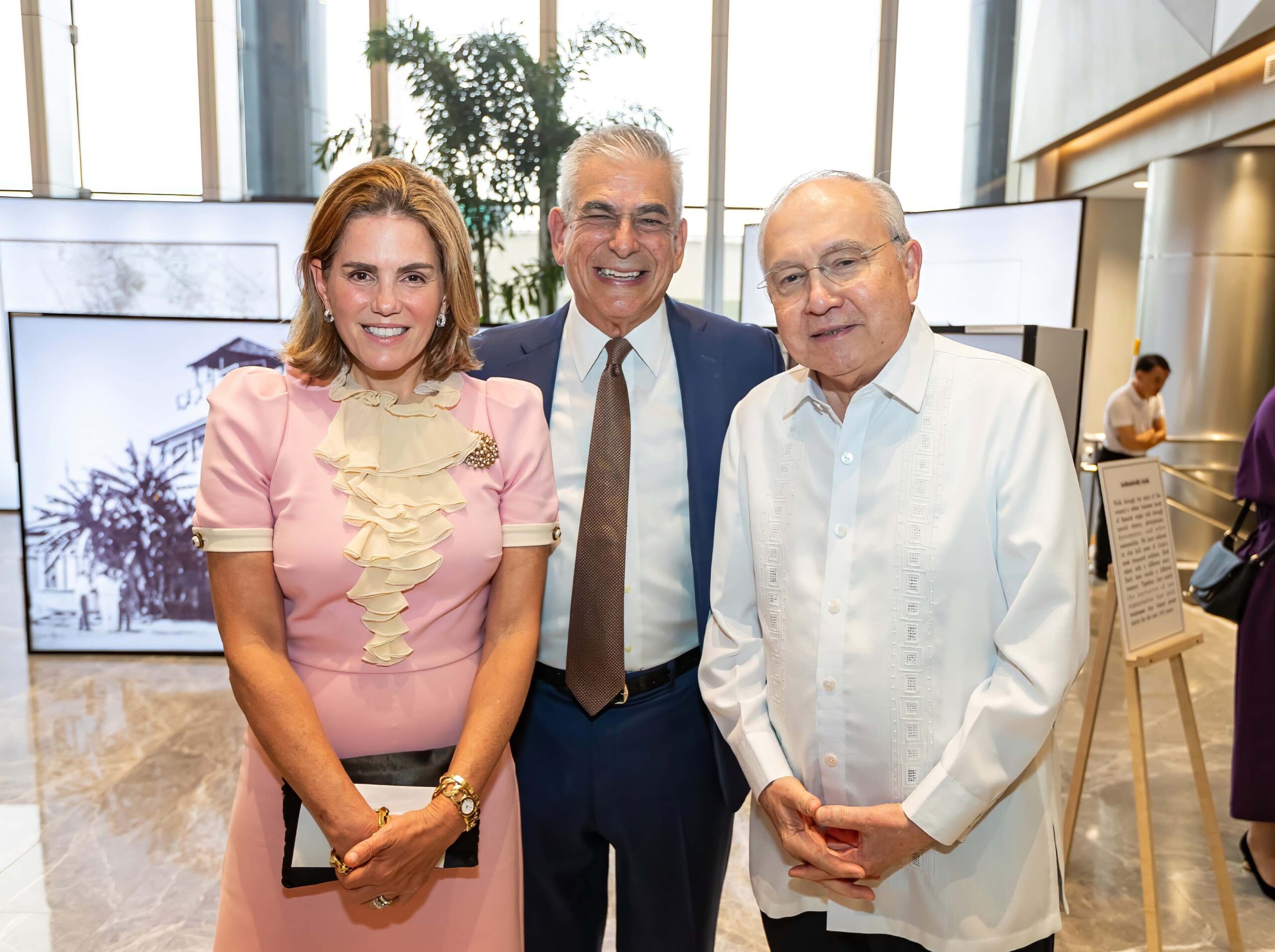 Lizzie Zobel, Jaime Augusto Zobel de Ayala, and Philippine Ambassador to the United States Jose Manuel “Babe” Romualdez