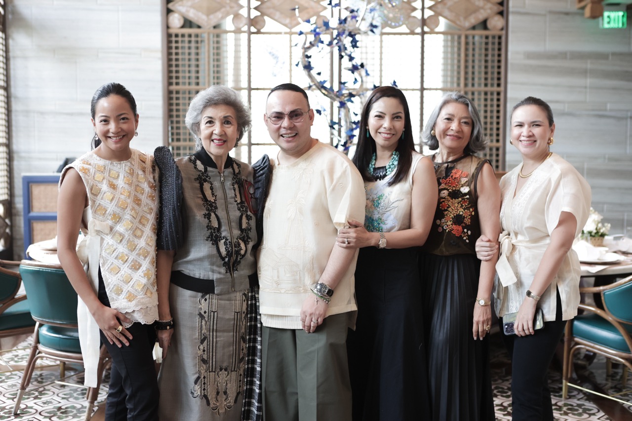 Jor-el Espina with ArteFino co-founders Maritess Pineda, Mel Francisco, Susie Quiros and ArteFino supporters Pat Tañedo and Patty Pineda
