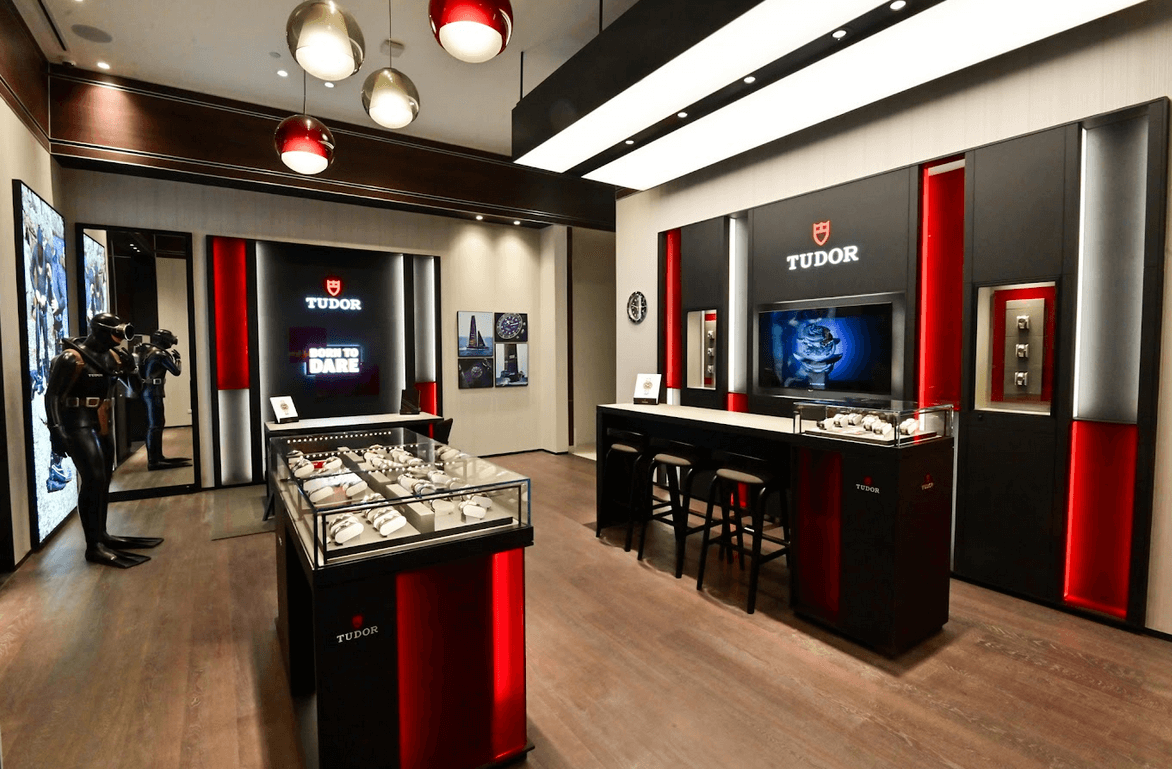 Wide and sleek glass displays provide a more immersive experience for visitors