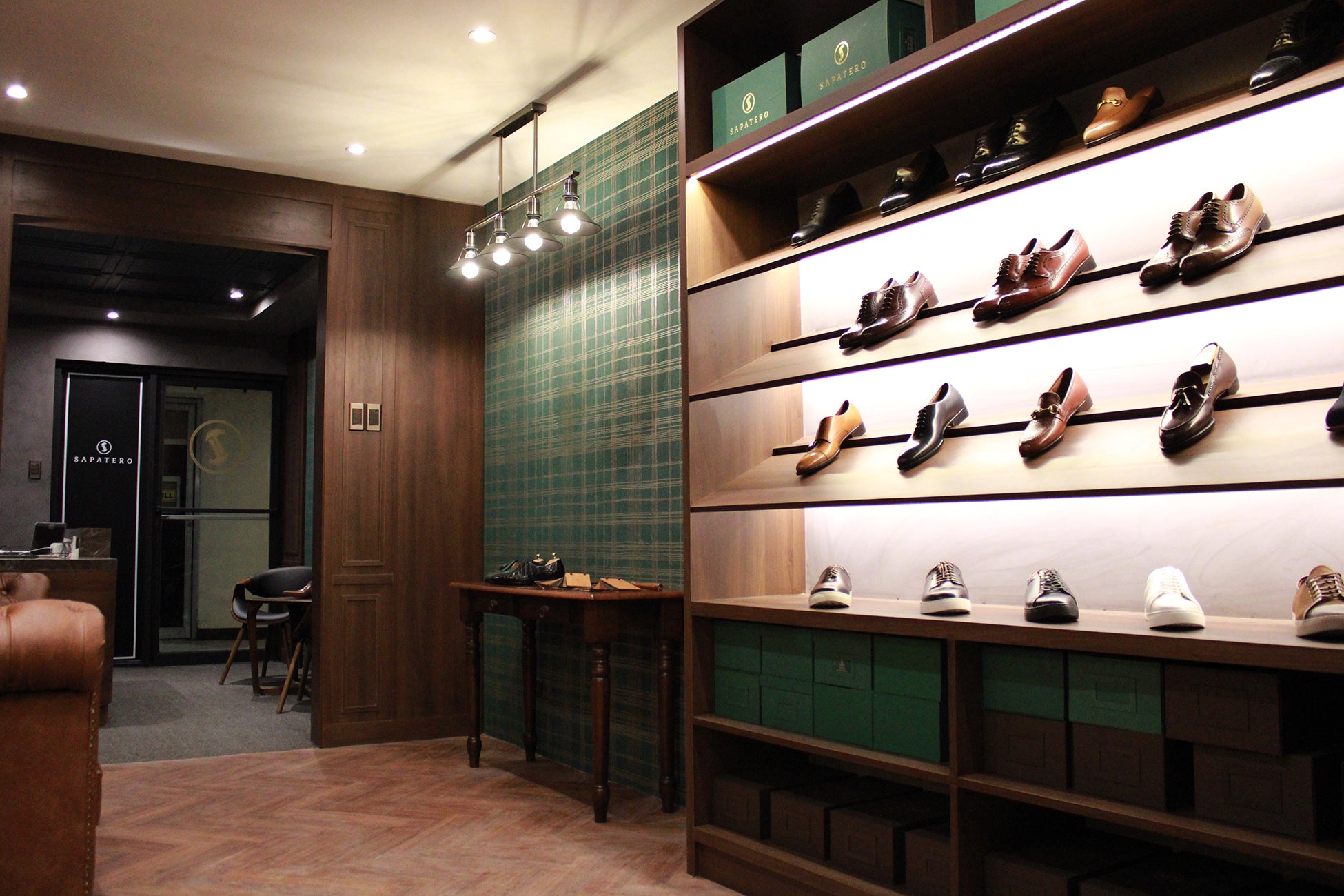 At Sapatero Manila, Makati/