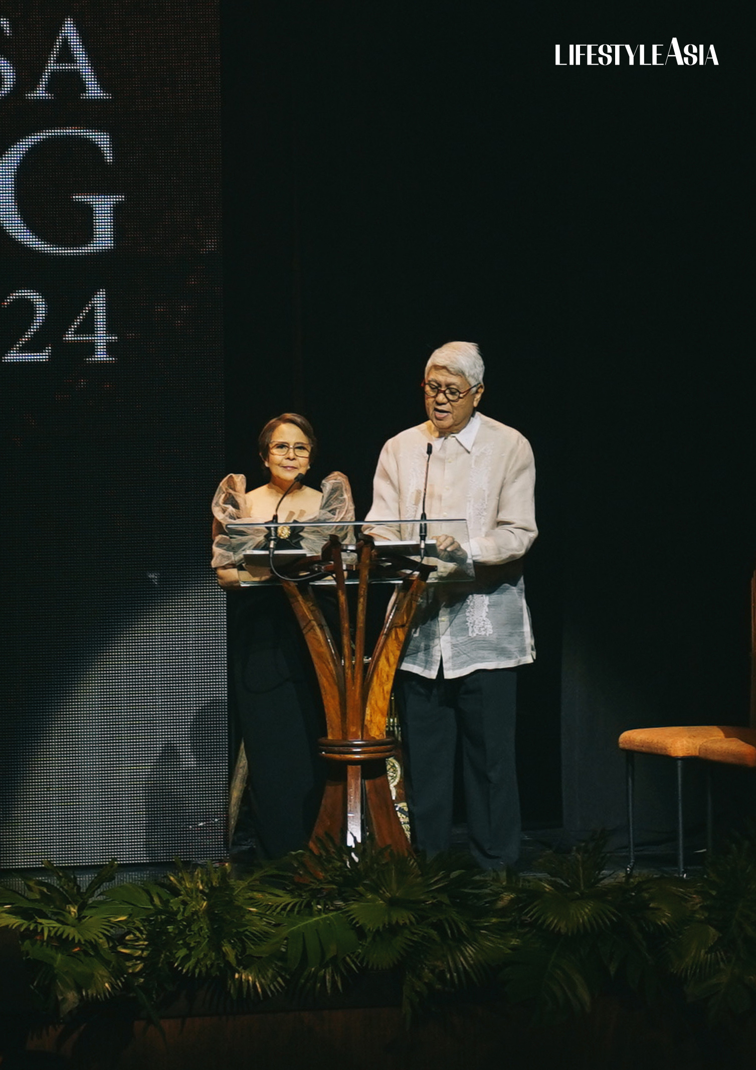 Hosts Dolly De Leon and Ryan Cayabyab