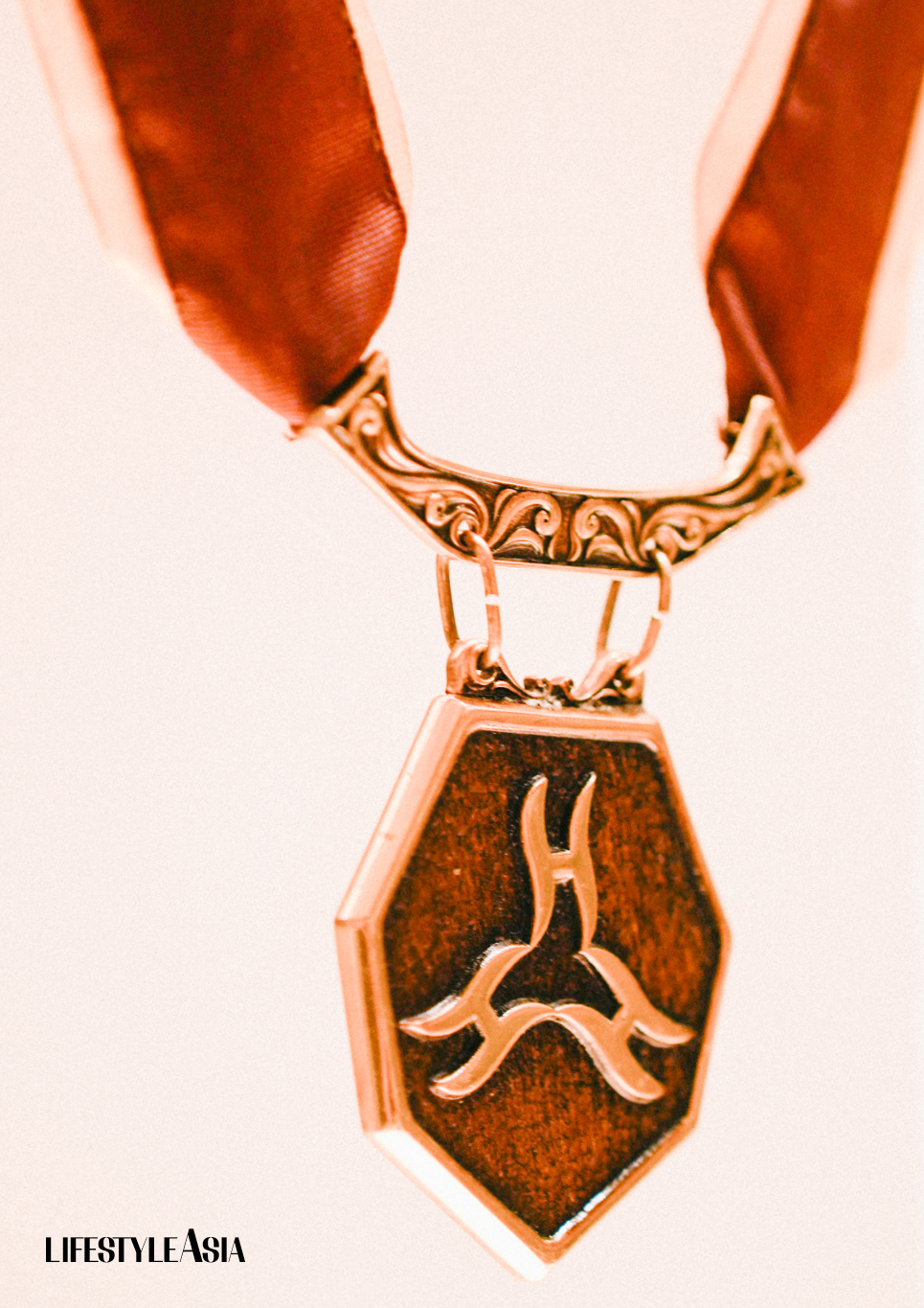 The Gawad CCP Para sa Sining 2024 medallion