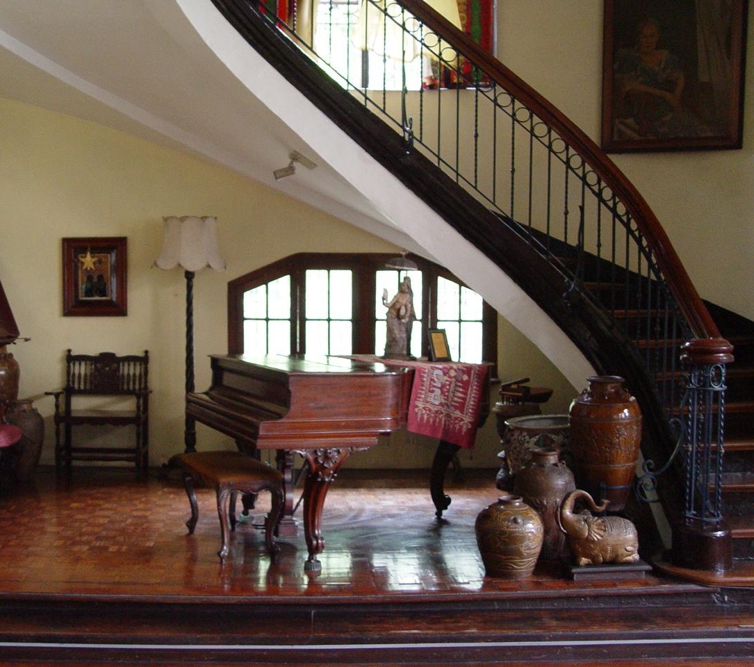 The MiraNila Heritage House and Library