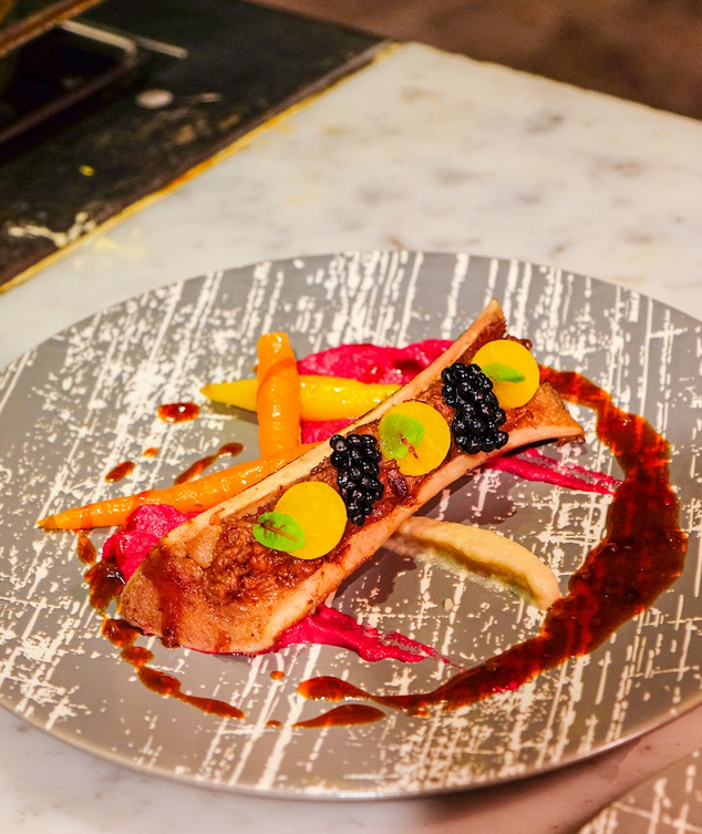 LEFT: Homard. RIGHT: Boeuf.