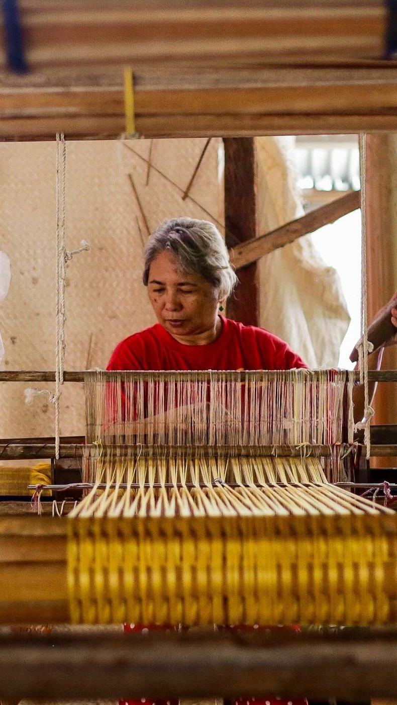 Hablon ni Lauriana weaver