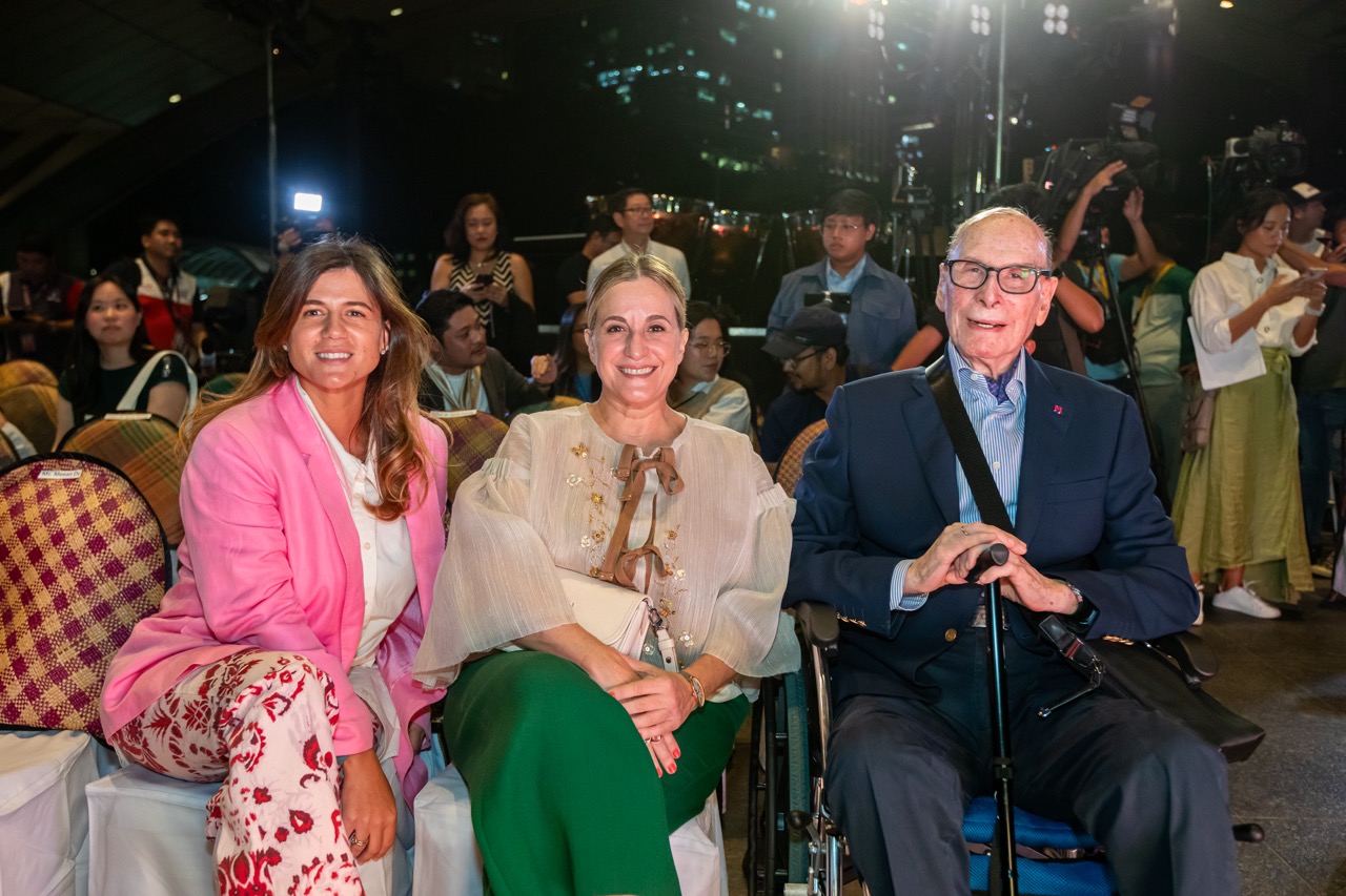 Paloma Urquijo Zobel, Sofia Zobel-Elizalde, and Jaime Zobel de Ayala