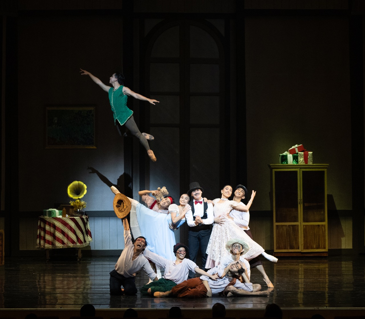 The Darling family, Lost Boys, and Peter Pan