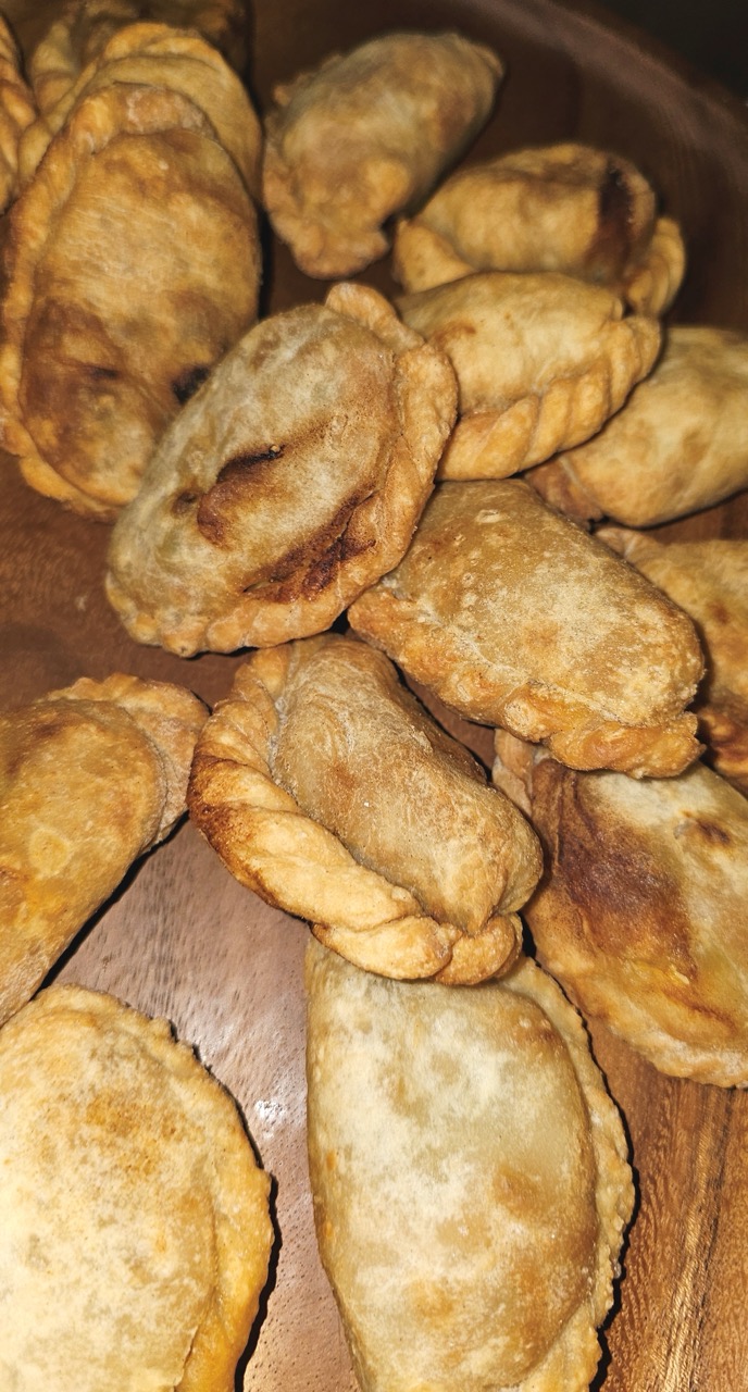 Beef Empanaditas; Camembert con Chutney de Manzana; Chorizo Criollo; and various cuts of beef or grillado