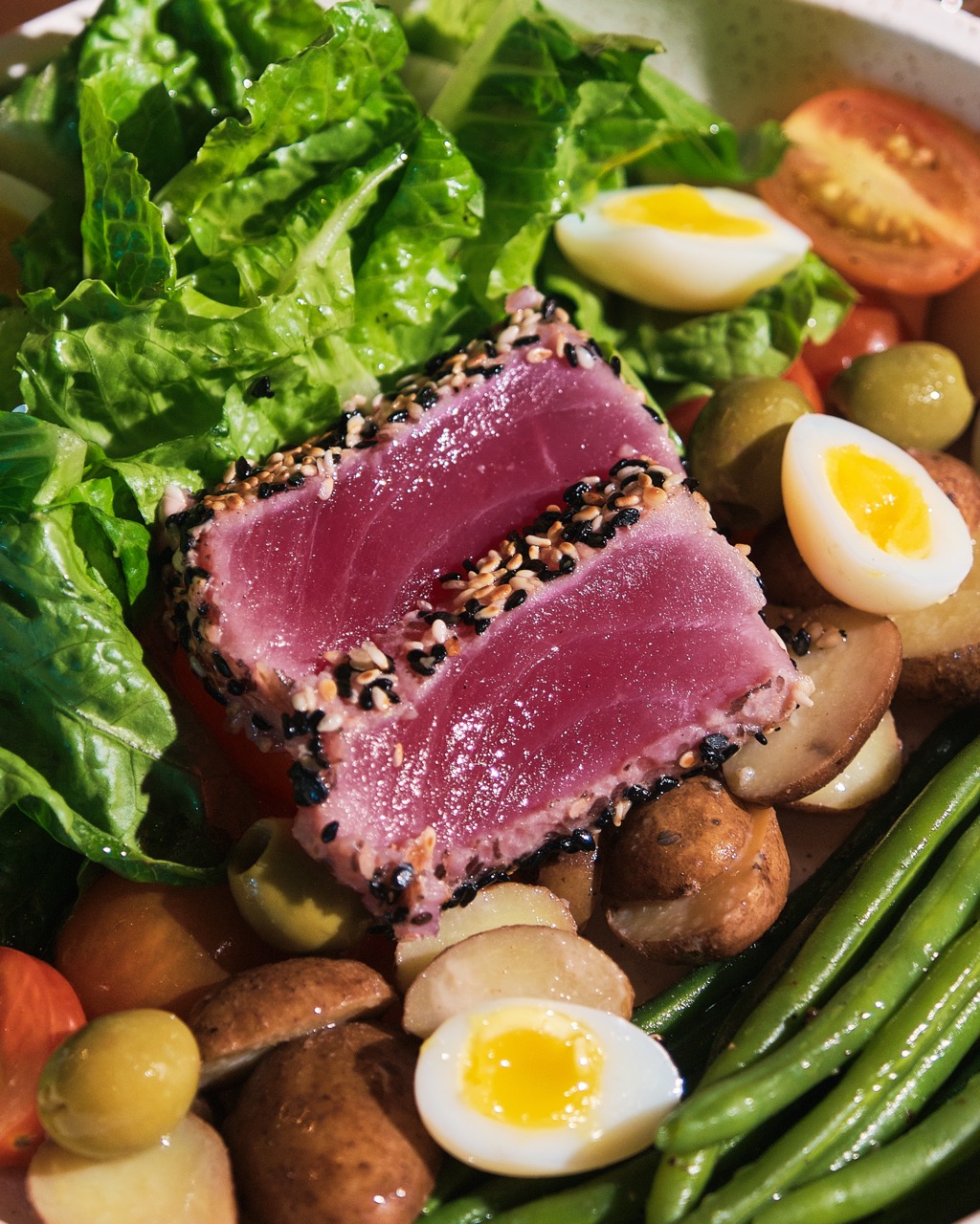 Salad Nicoise; Salmon & Dill Flatbread; Tomahawk; Vongole PVR