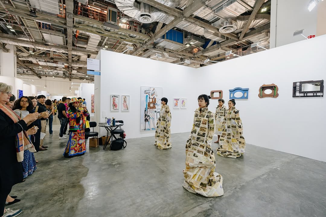 Mella Jaarsma’s PLATFORM installation-performance during Art SG 2025, "Surat Terakhir/Last Letter" (2014)