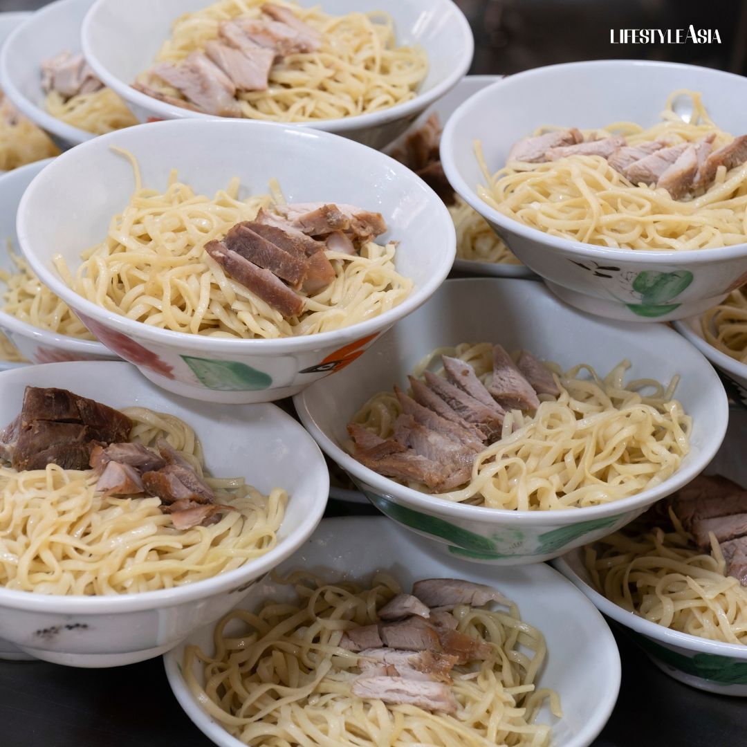 Ma Mon Luk mami noodles