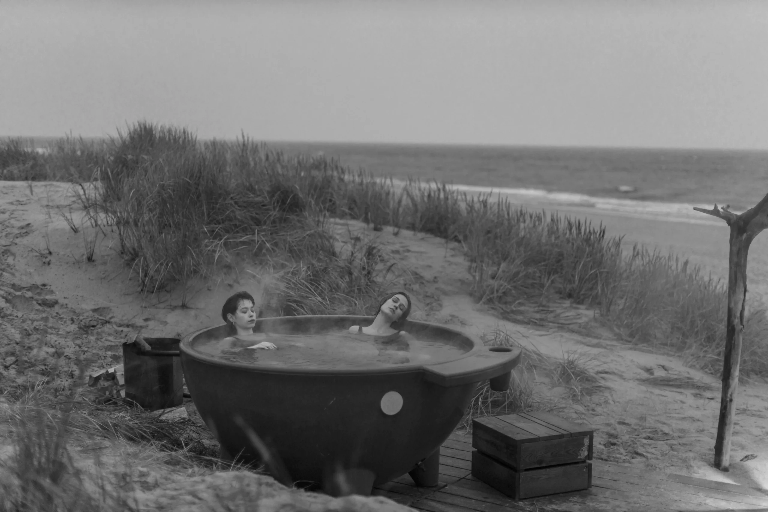 Immersing yourself in warm water offers numerous benefits for the body/Photo by Yaroslav Shuraev on Pexels