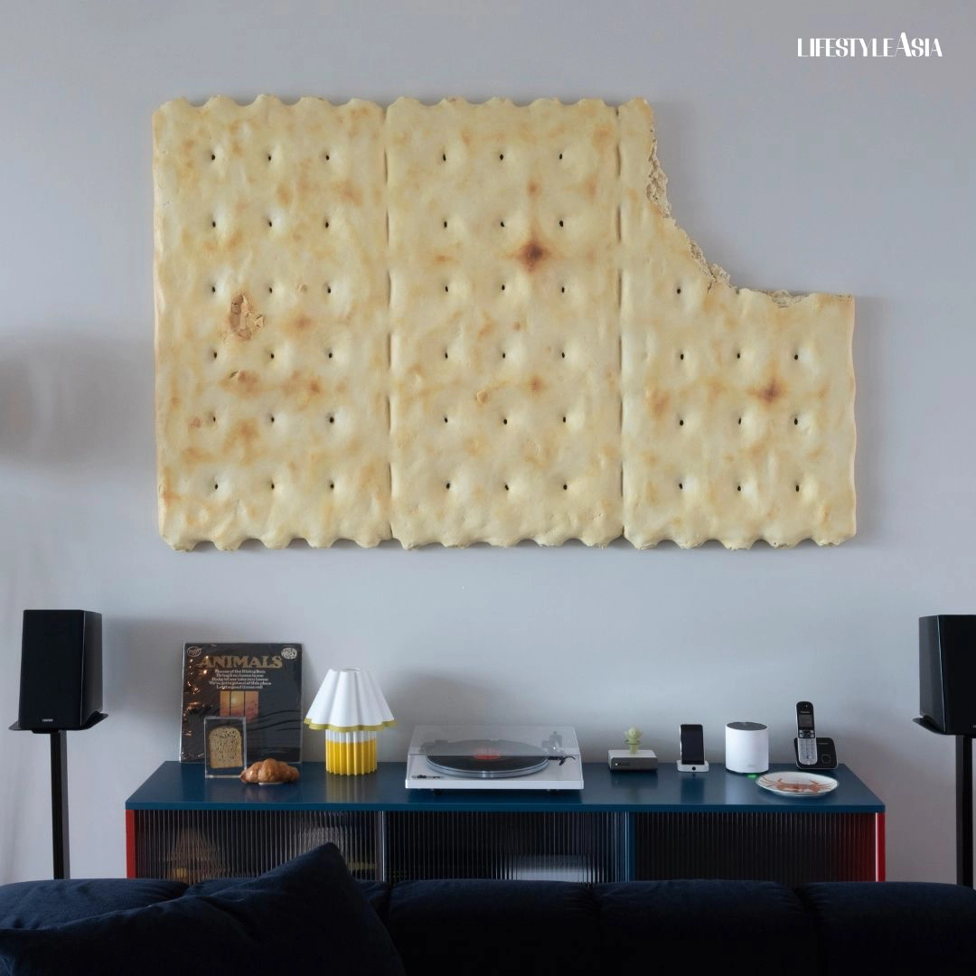 MODERN HOMES THAT COLLECT STORIES