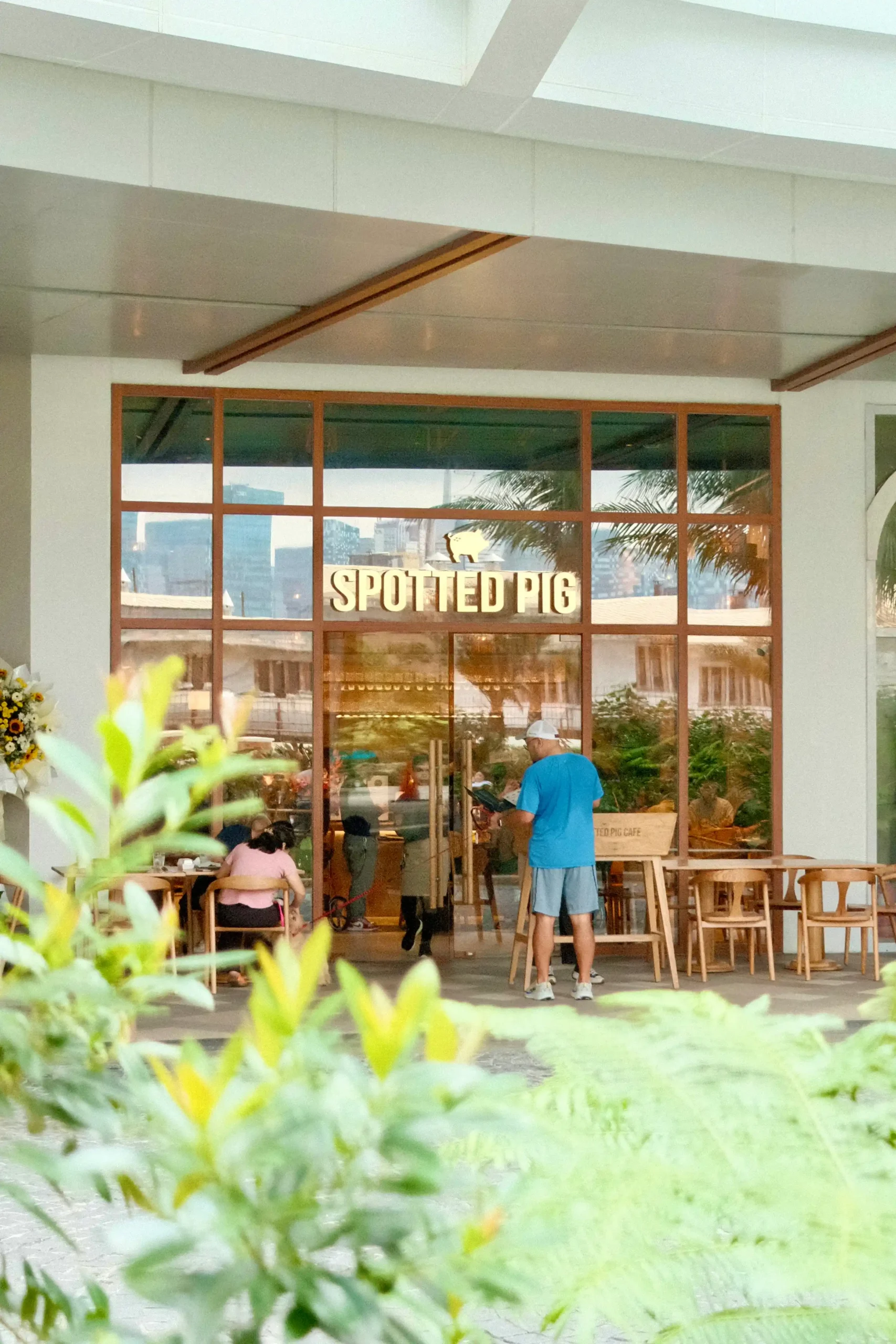 The new Spotted Pig located at Proscenium Rockwell