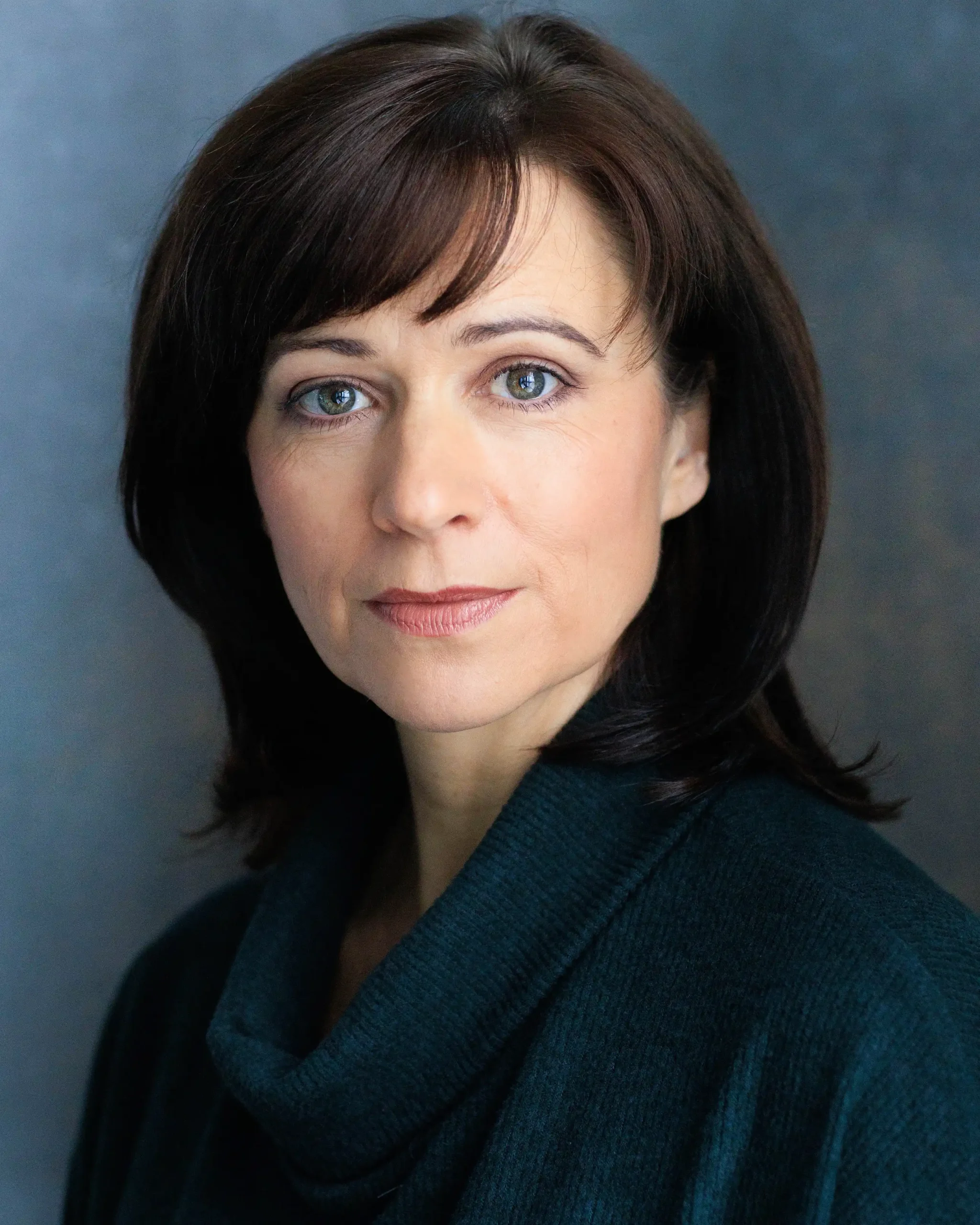 Helen Anker as Cynthia Murphy; Rhys Hopkins as Connor Murphy; Hal Fowler as Larry Murphy; Rebecca McKinnis as Heidi Hansen; Tom Dickerson as Jared Kleinman; and Olivia-Faith Kamau as Alana Beck star in the international tour of Dear Evan Hansen