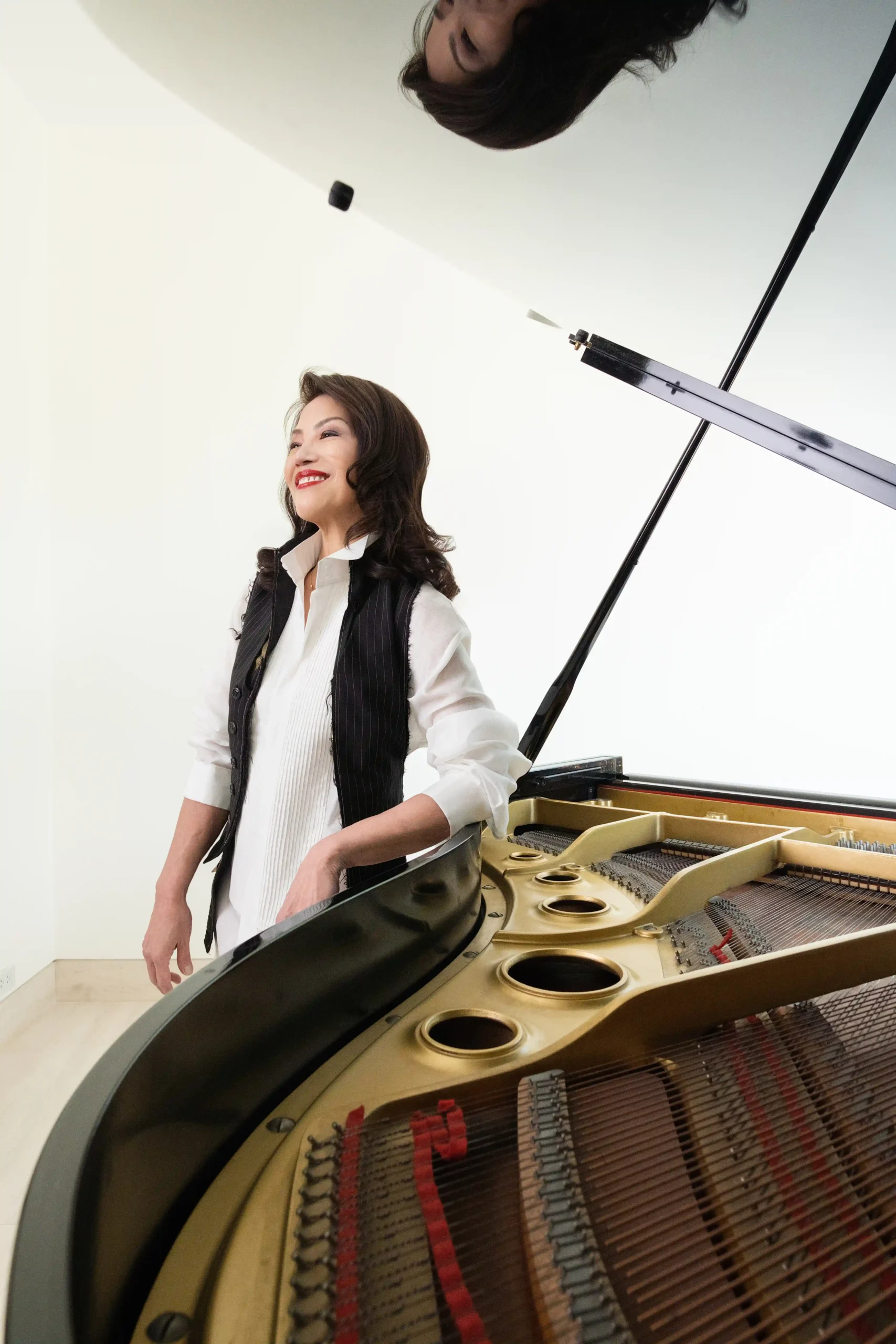 Word renowed pianist Cecile LIcad