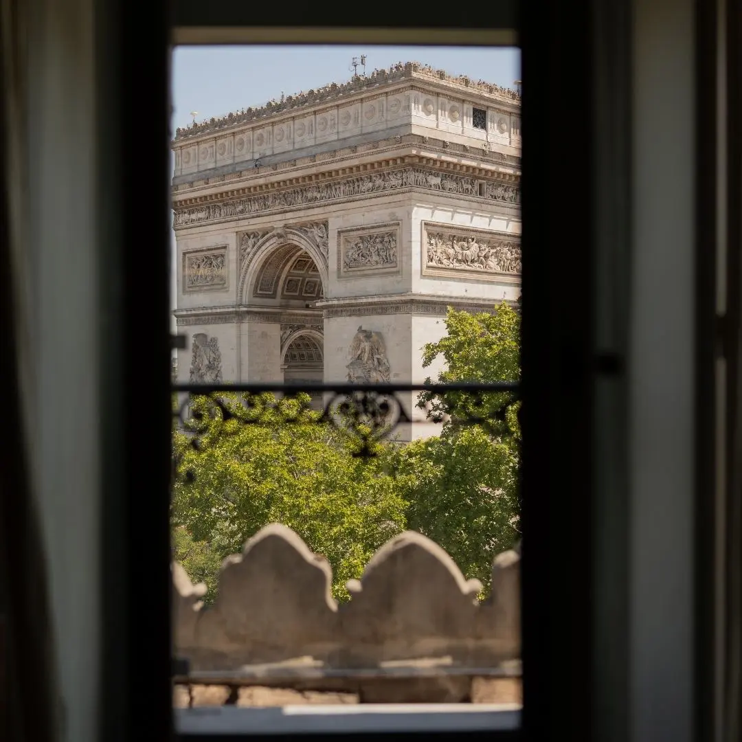 Paris Apartment with views of the Arc de Triomphe