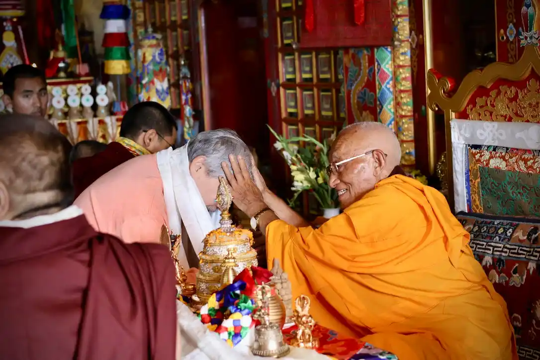 Lama Choyeng blessing Lar Chua's dad - Sikkim, India