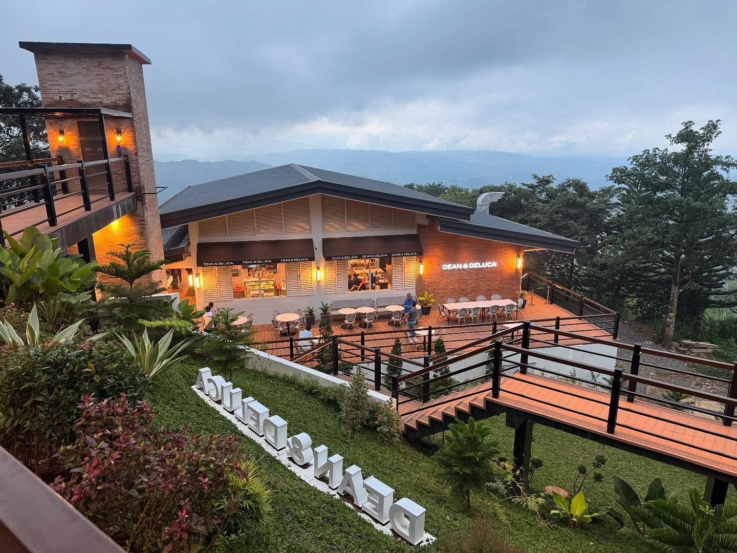 7 Dining Spots In And Near Manila With Good Food And Great Views