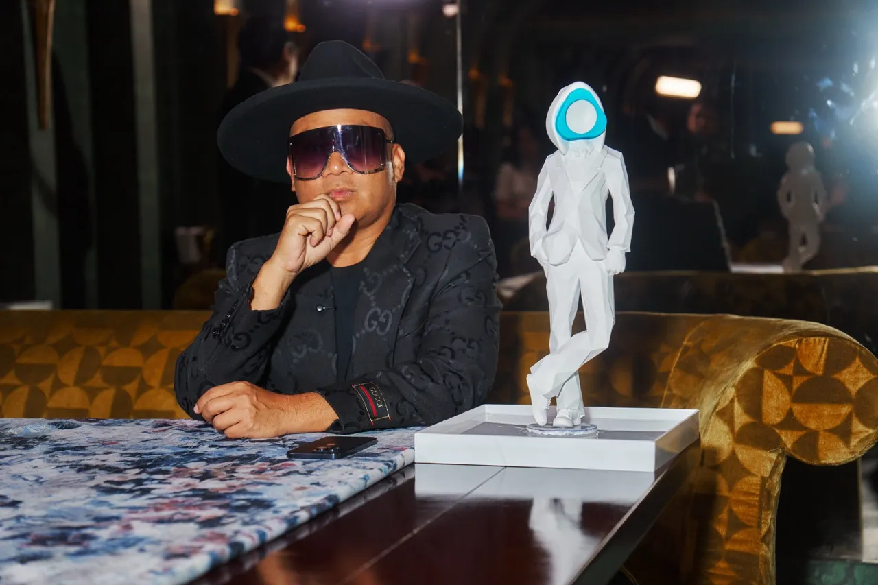 IQOS Partners with Artist Jefrë