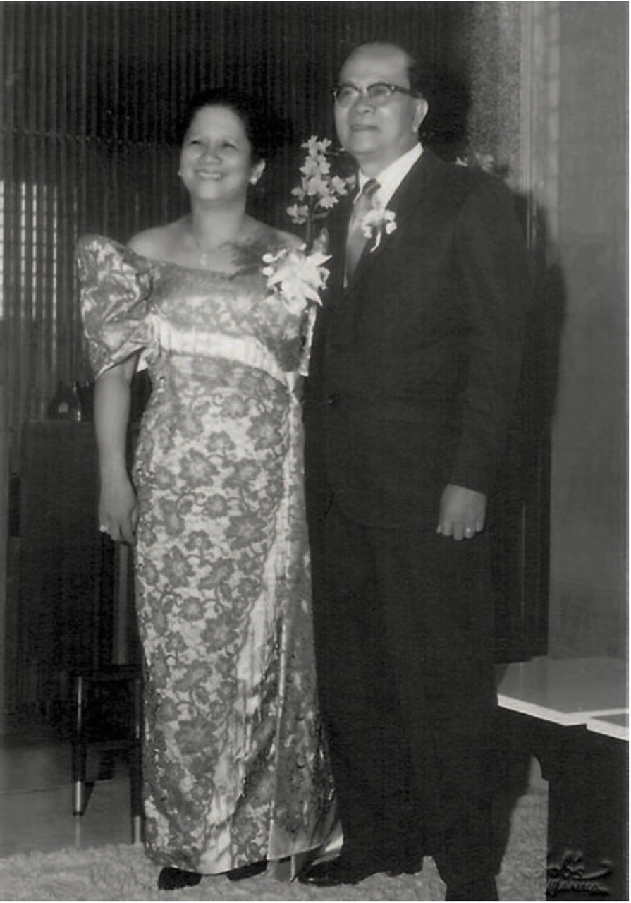 Max’s Restaurant Honors 80 Years Of Fried Chicken