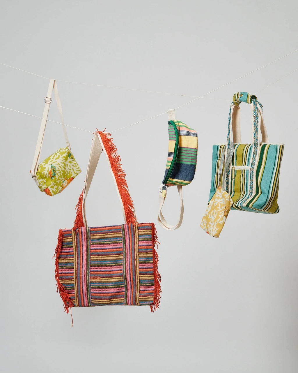 Simonita Resortwear: Versatile Summer Fashion