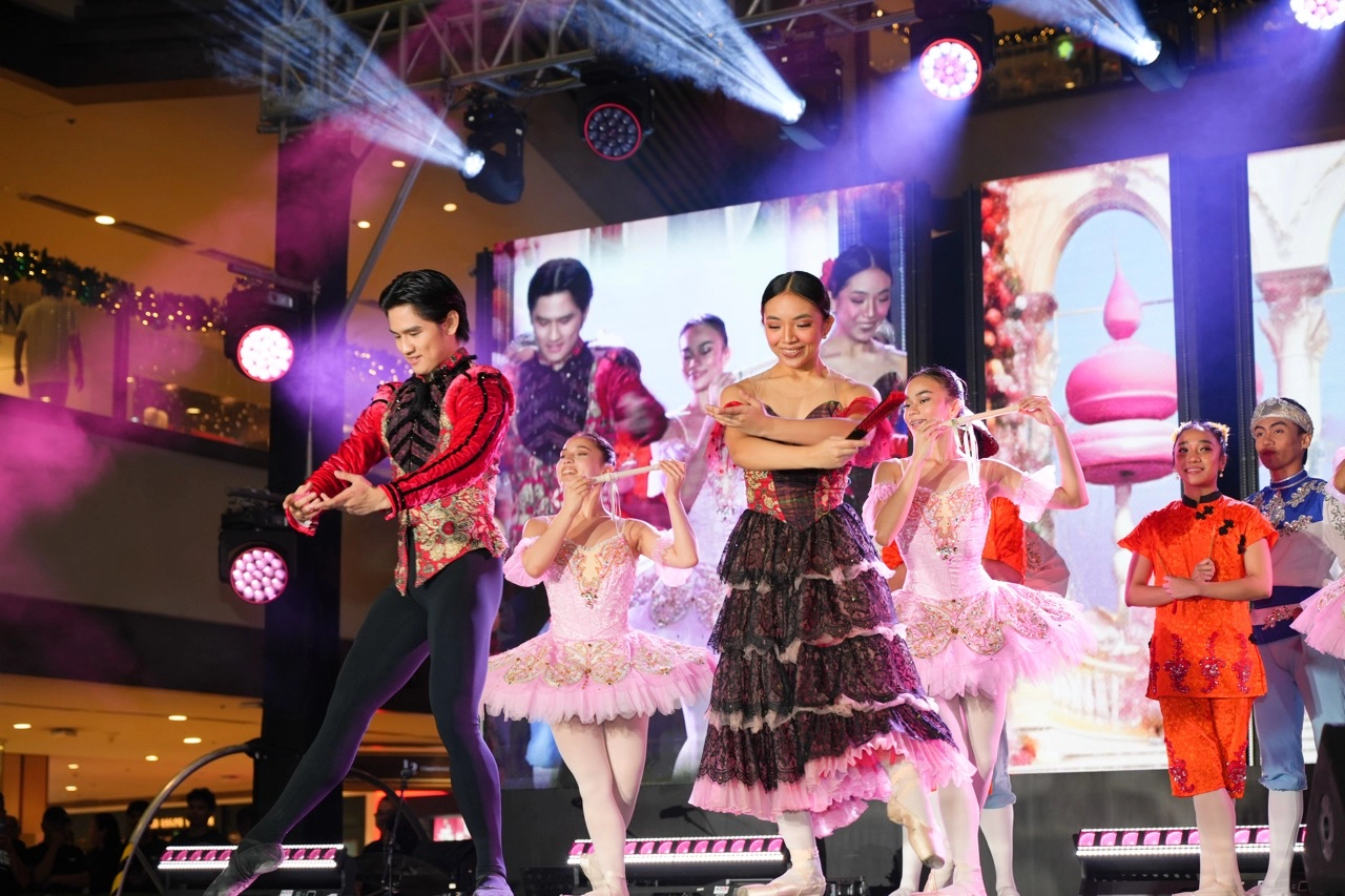 Shangri-La Plaza Brightens The Season With A Symphony of Sparkle holiday Christmas