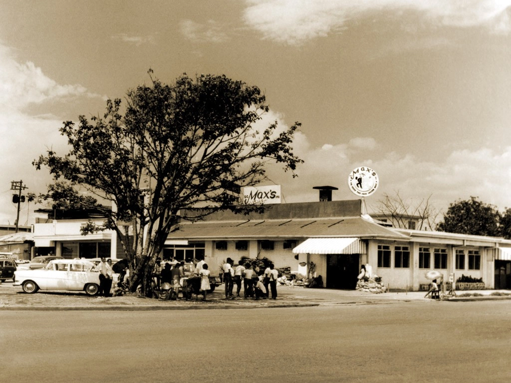 Max’s Restaurant Honors 80 Years Of Fried Chicken