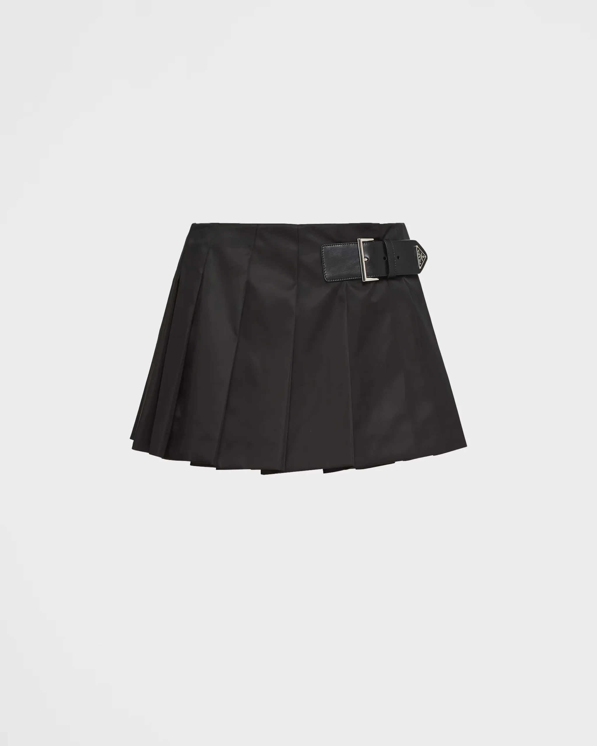 Cold But Cute: Miniskirts You’ll Love This Holiday