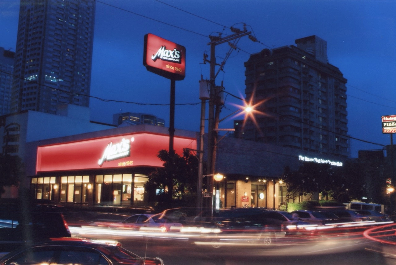 Max's Restaurant Honors 80 Years Of Fried Chicken