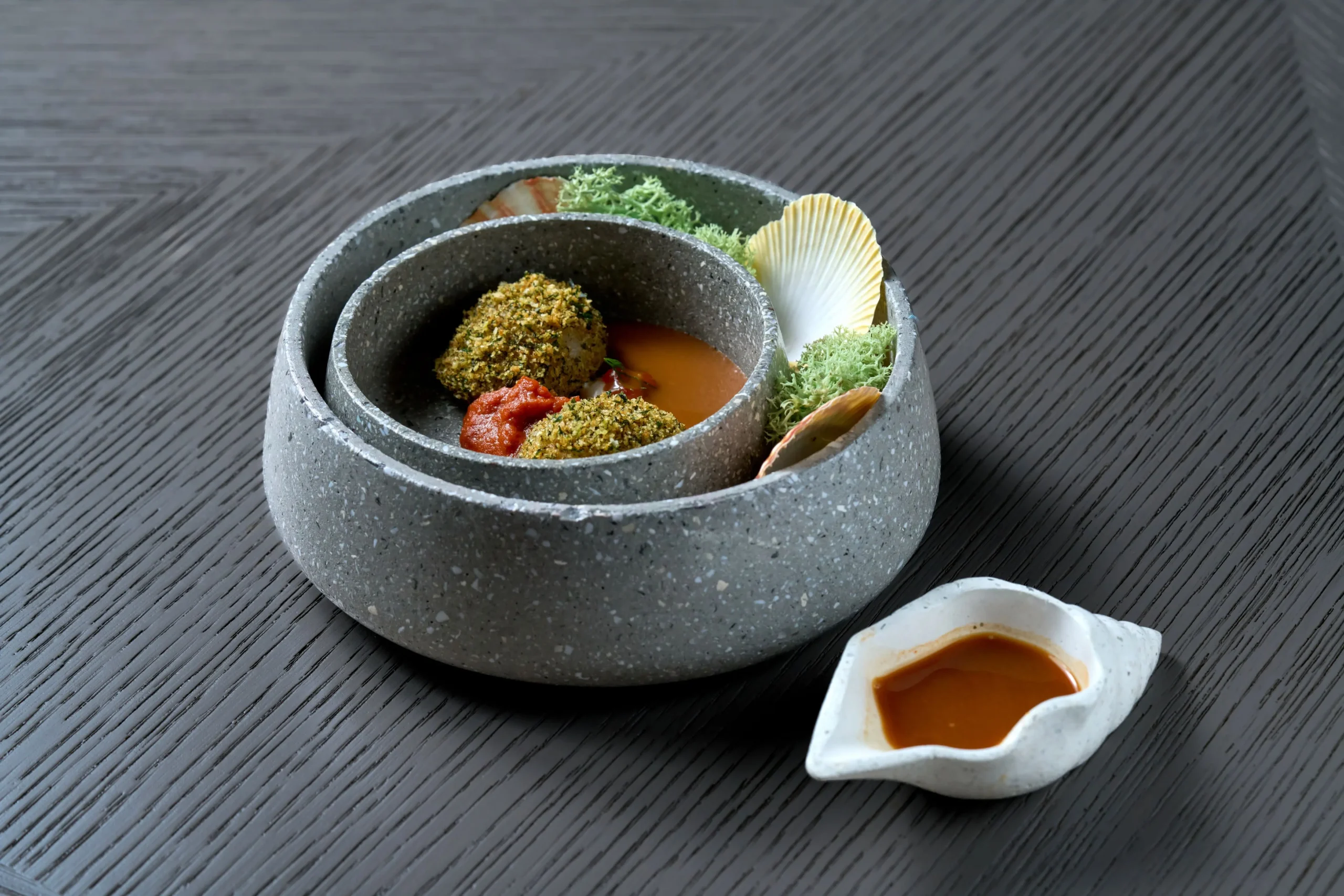 The Magic Table: An Interactive, Mind-Bending Dining Experience 