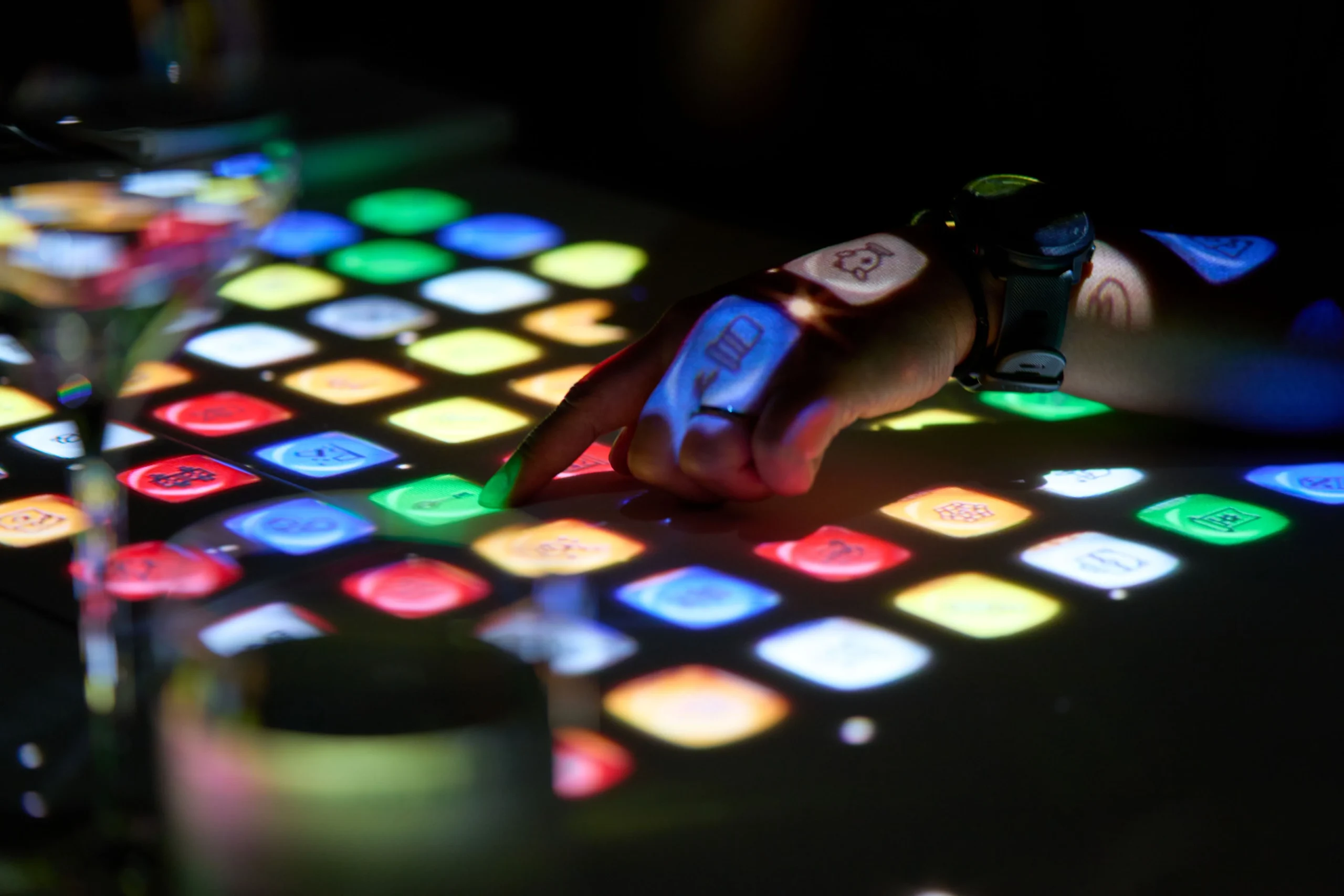 The Magic Table: An Interactive, Mind-Bending Dining Experience 