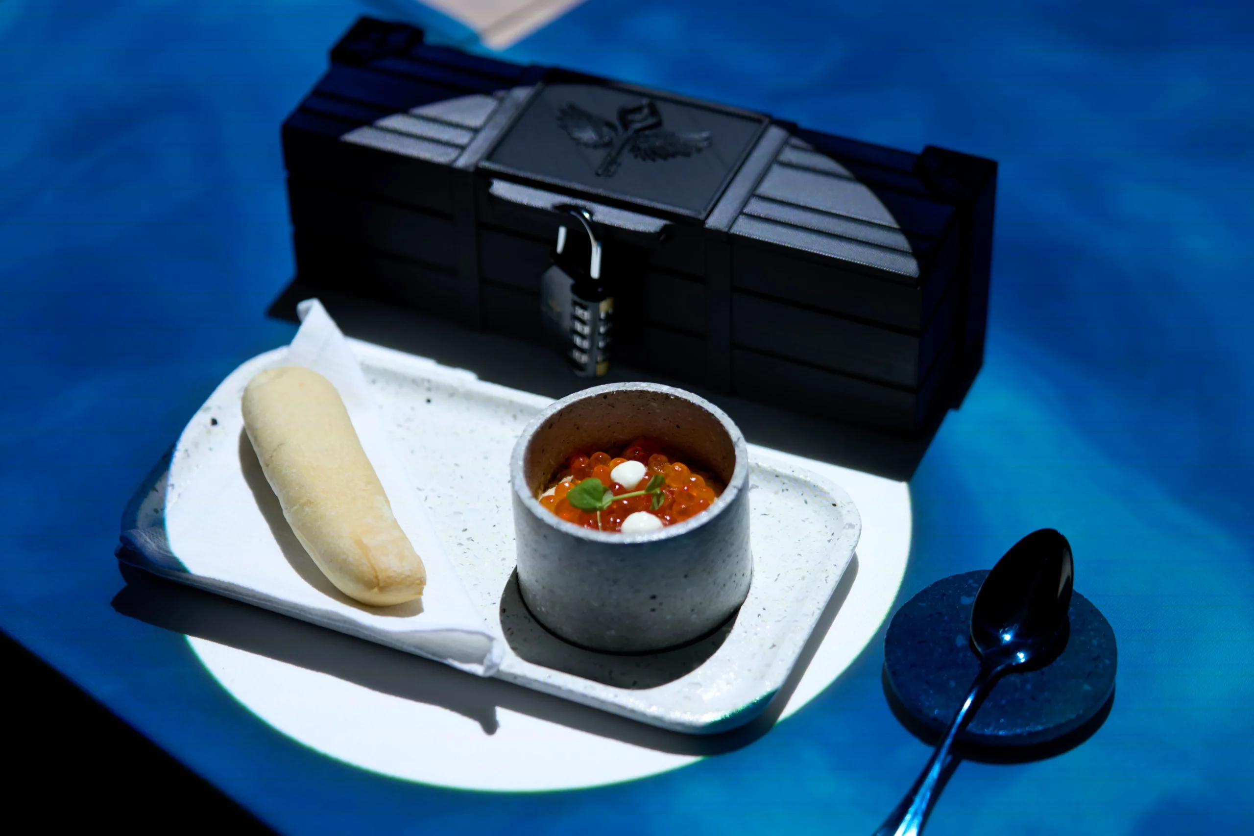 The Magic Table: An Interactive, Mind-Bending Dining Experience 