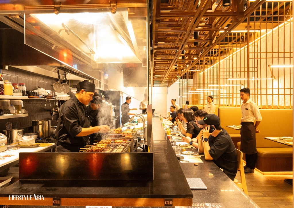 Ikoka: Shall We Go Try Some Yakitori?