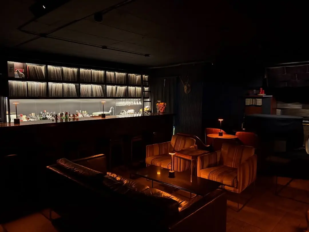 78-45-33 in Salcedo Village, Makati/