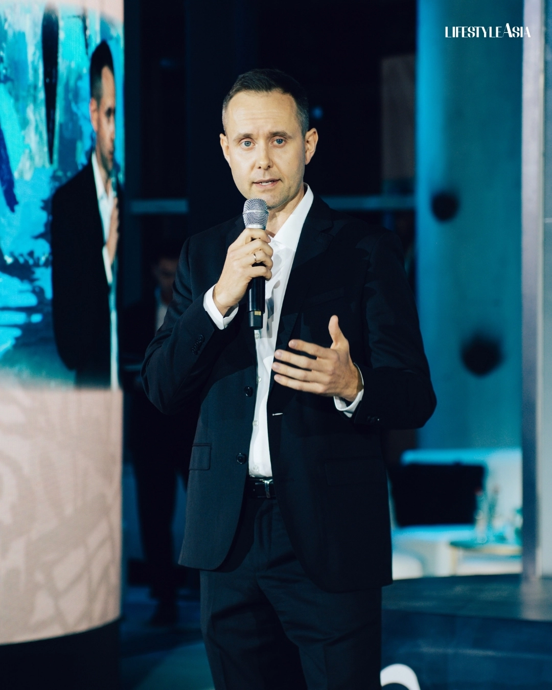 IQOS x Isabel Santos