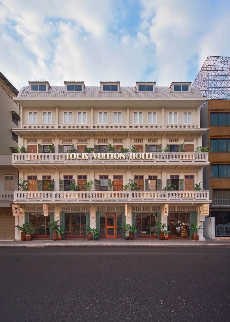 Louis Vuitton Monogram LV Hotel