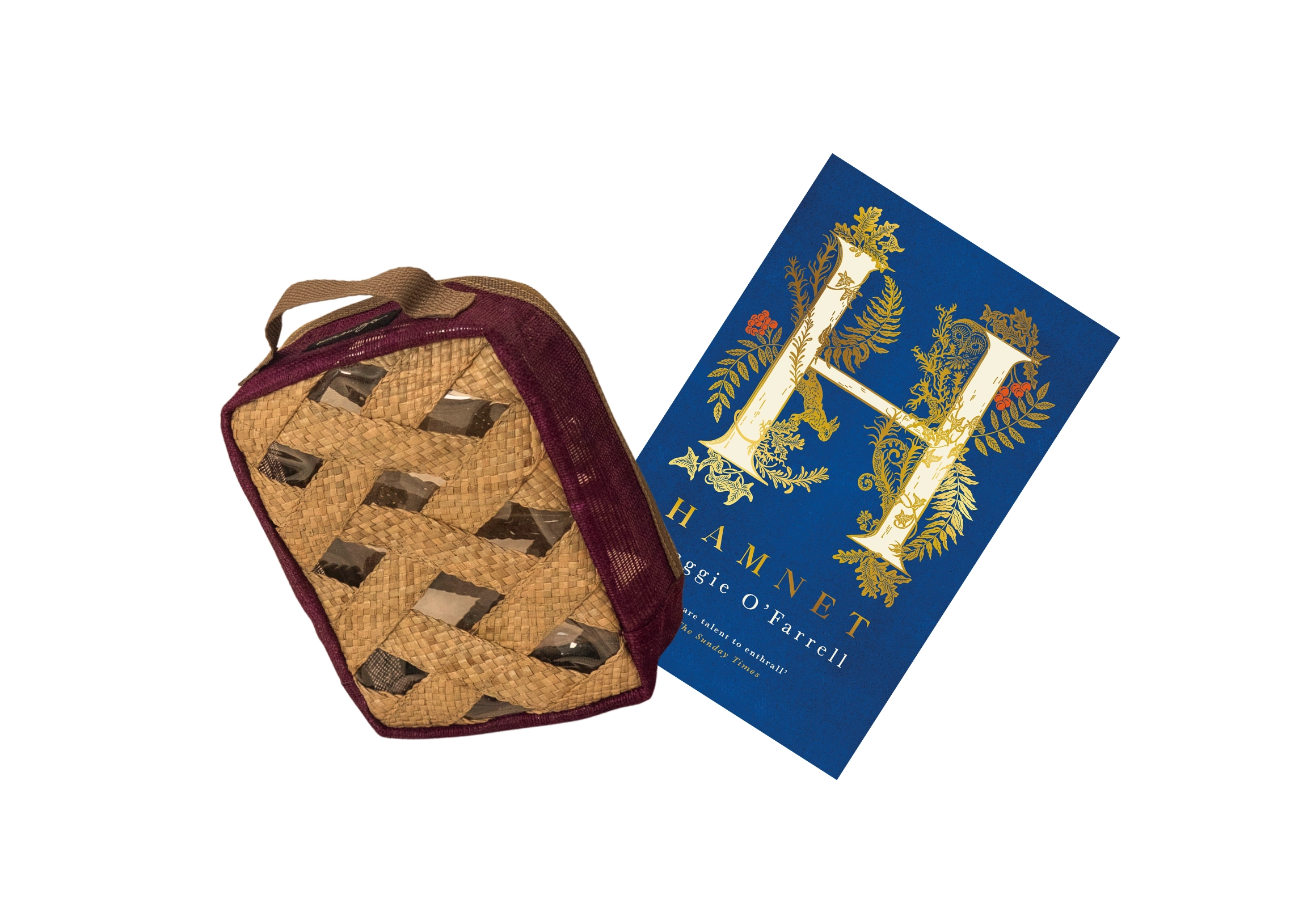 Well-Read And Well-Carried: Combos For Your Next Beach Reading Session