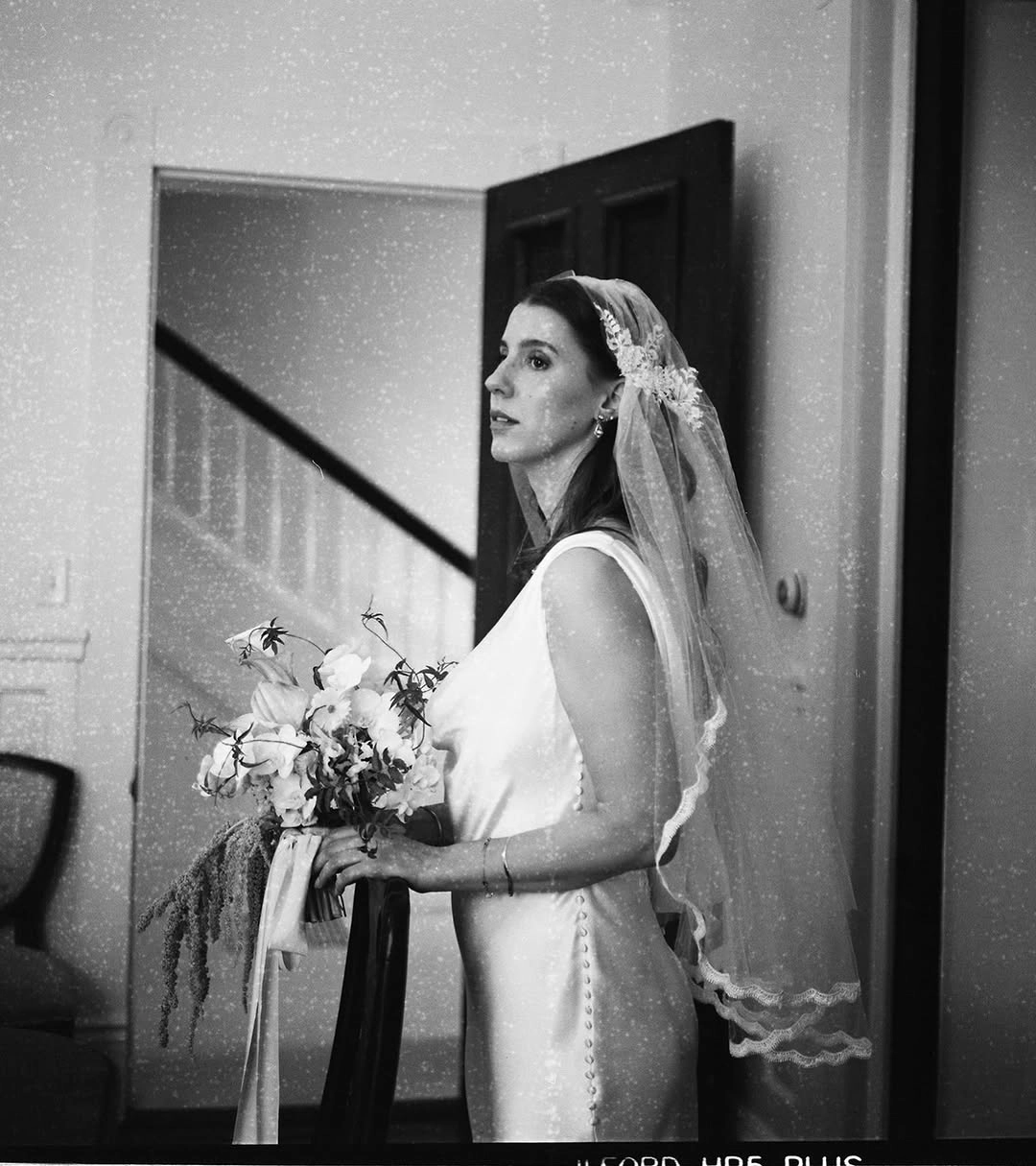 A Juliet cap veil on a bride