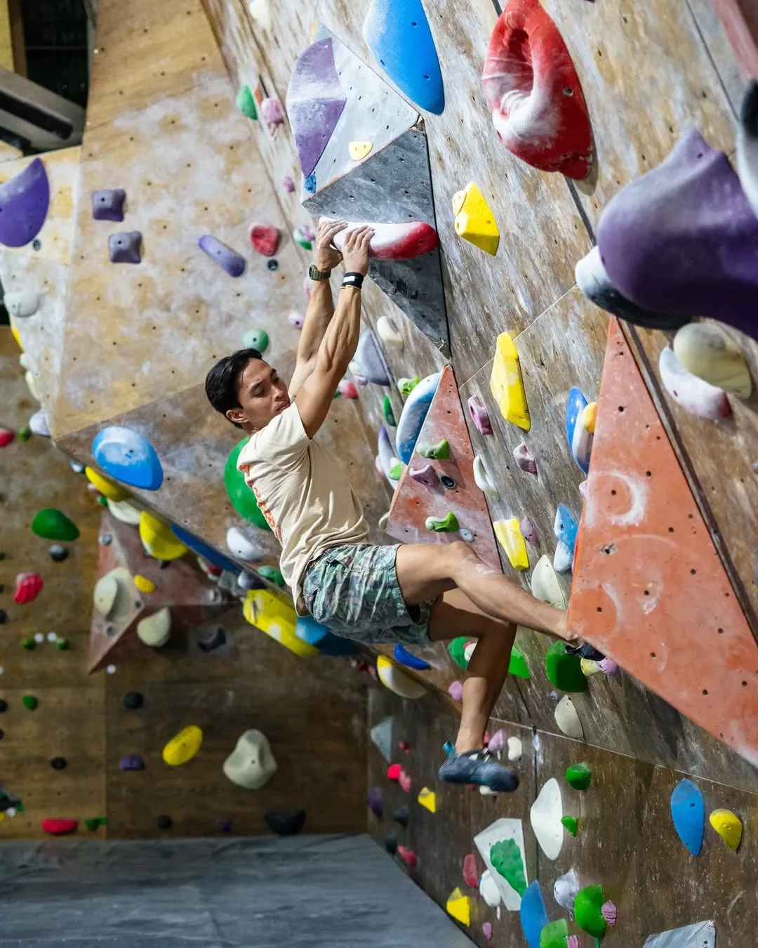 Why Bouldering Might Be the Smartest Workout Right Now