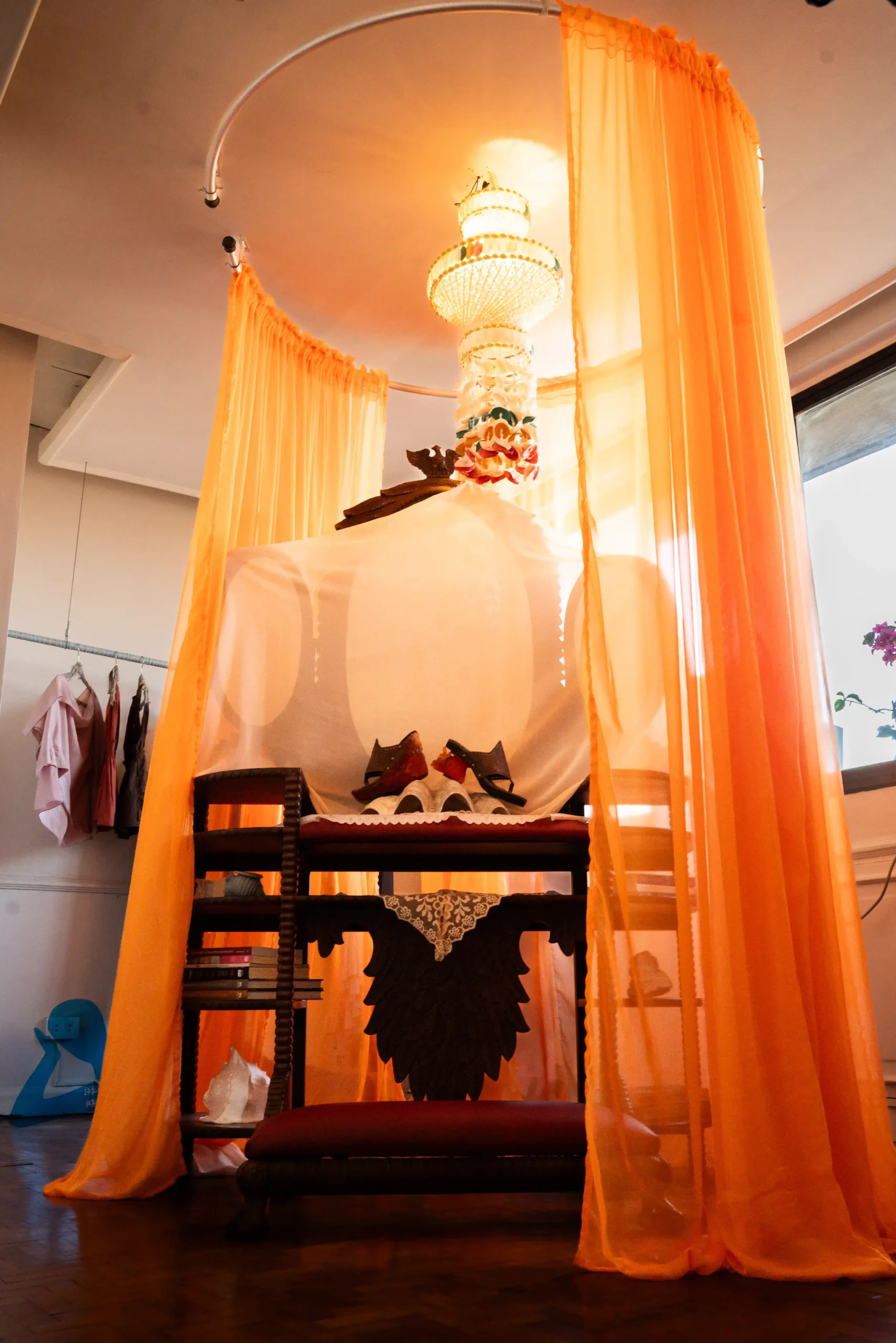 JOS Mundo Examines Memory And Material In “Parang Parang” Cian Dayrit
